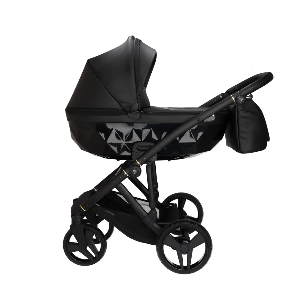 Babakocsi praktikus tartozékokkal - Diamond Classic Black 03
