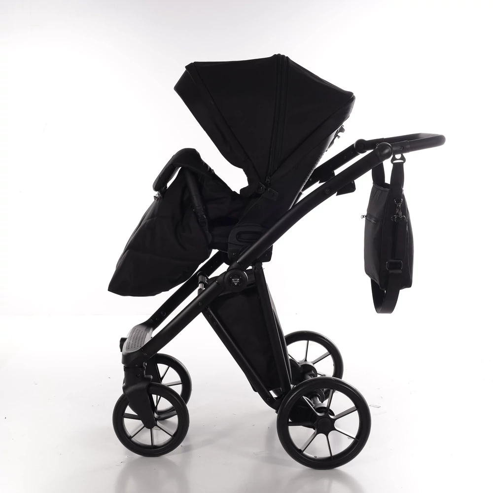 Junama többfunkciós babakocsi - SMART - 04 Black