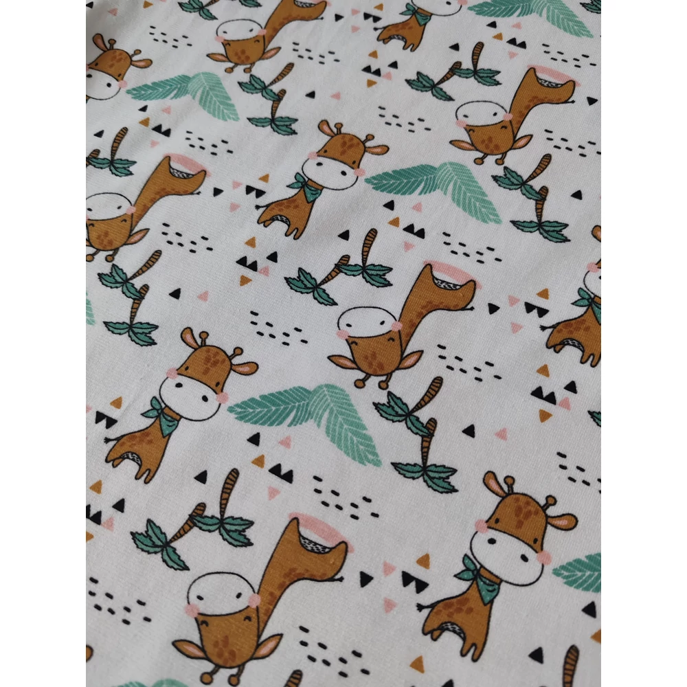 Zsiráf mintás babapléd